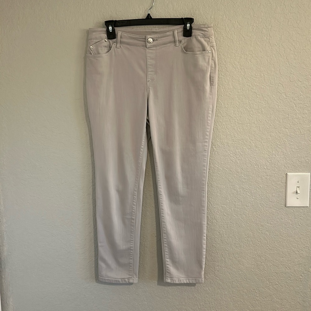 Light grey platinum jegging jeans